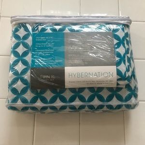 NWT Hybernation Twin XL Print Sheet Set
